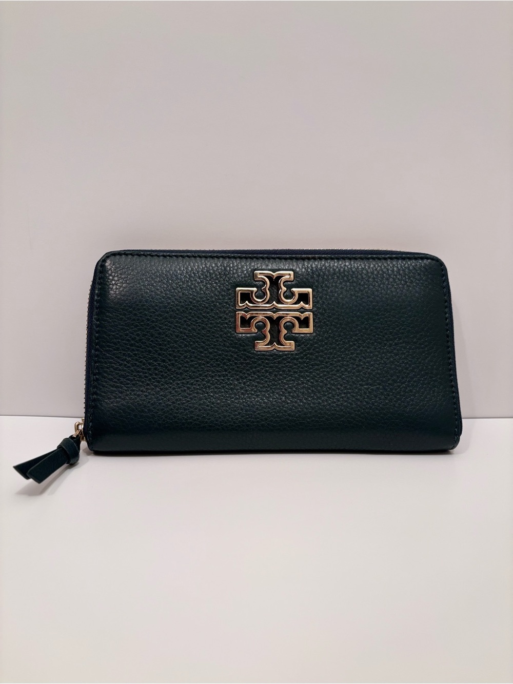 Tory Burch Rare Forest Green Britten Zip Continental Wallet